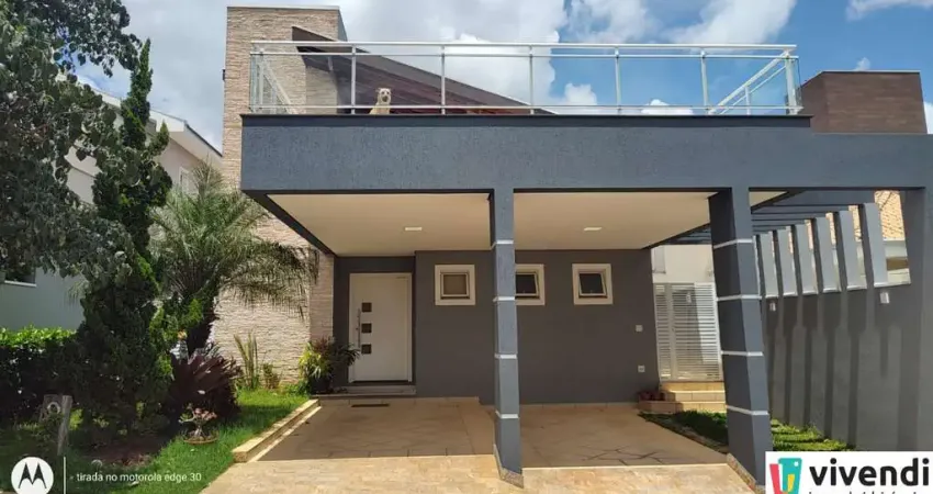 CASA À VENDA NO CONDOMÍNIO JATOBÁS, COM 04 QUARTOS, BAIRRO ENGORDADOURO!