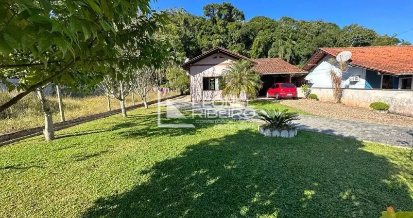 Casa com 3 dormitórios à venda no bairro Quintino em Timbó/SC
