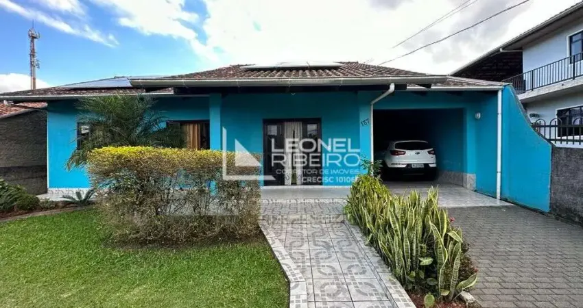Casa à venda com 3 dormitórios no bairro Fritz Lorenz em Timbó/SC
