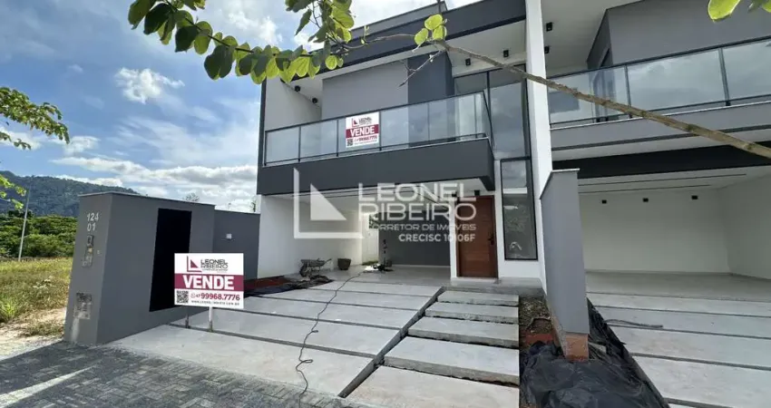 Casa Sobrado com 3 dormitórios à venda no bairro Quintino em Timbó/SC