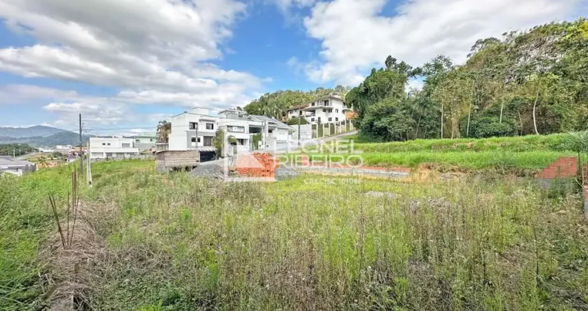 Terreno com 450m², à venda no bairro Das Capitais em Timbó-SC