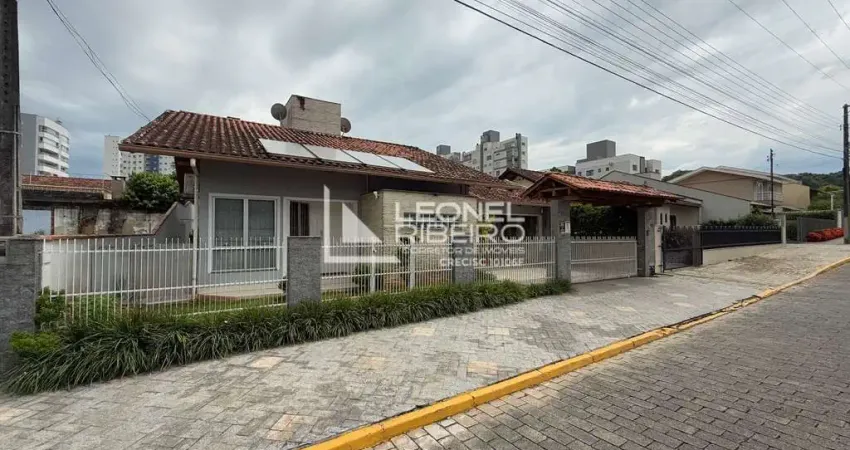 Casa com 3 dormitórios à venda, 286 m² no bairro Imigrantes em Timbó/SC