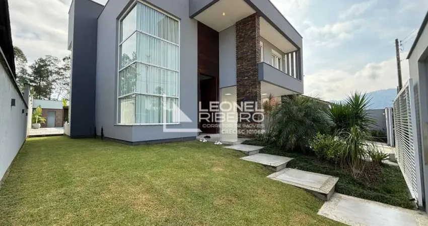 Casa Alto Padrão com 3 dormitórios (1 suíte) à venda, 250 m² no bairro das Nações em Timbó-SC