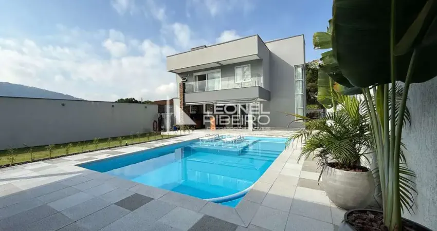 Casa Alto Padrão com 3 dormitórios (1 suíte) à venda, 250 m² no bairro das Nações em Timbó-SC