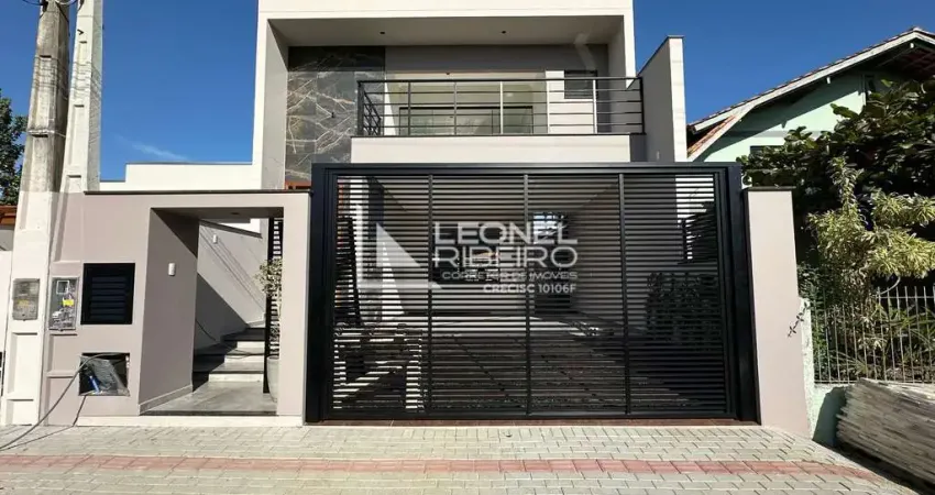 Casa Sobrado à venda com 3 dormitórios, 187,13 m² no bairro Quintino em Timbó-SC