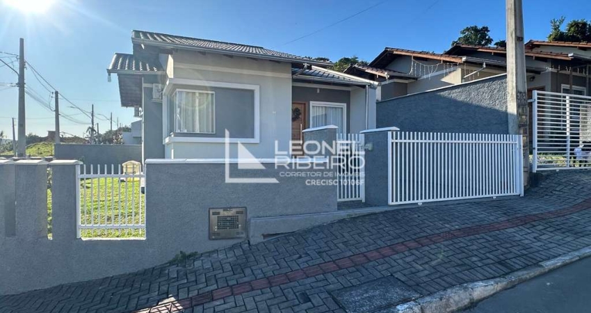 Casa com 3 dormitórios, 67,95 m² à venda no bairro Arapongas em Indaial - SC