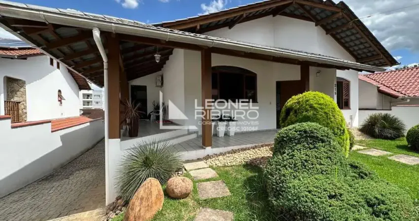 Casa com 3 dormitórios (1 suíte) à venda, 503,43 m² no bairro Das Capitais - Timbó/SC