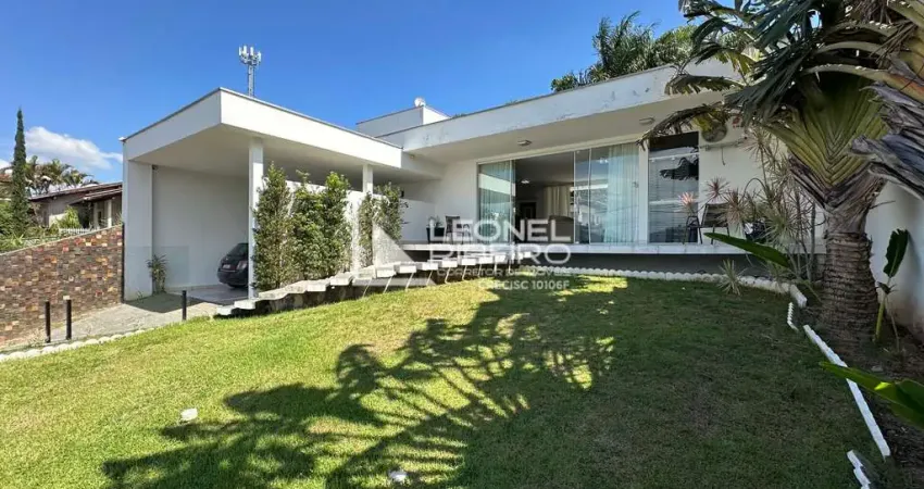 Casa com 3 dormitórios (1 suíte) à venda, 204 m² no bairro Quintino em Timbó/SC