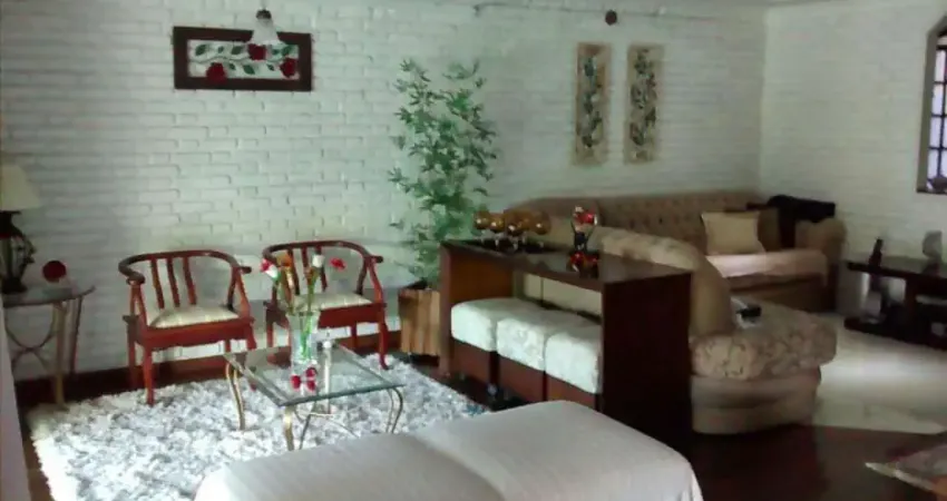 Casa à venda, 4 quartos, 2 suítes, 2 vagas, Serra - Belo Horizonte/MG