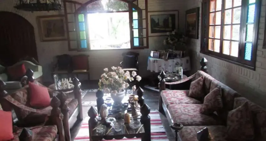 Casa à venda, 5 quartos, 2 suítes, 13 vagas, São Luiz - Belo Horizonte/MG