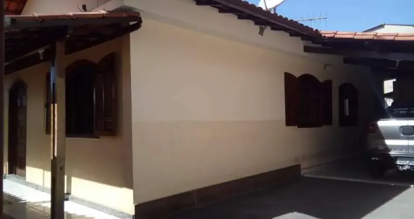 Casa à venda, 5 quartos, 2 suítes, 3 vagas, Horto - Belo Horizonte/MG