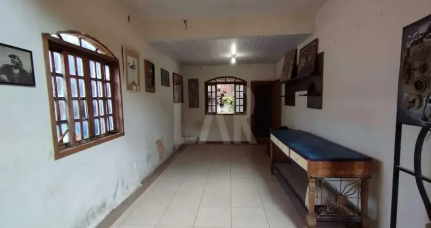Casa 04 Quartos e Galpão 60m2 à Venda Betânia