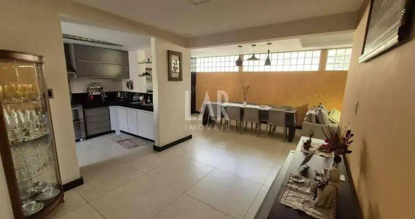 Casa Geminada à venda, 5 quartos, 1 suíte, 2 vagas, Ouro Preto - Belo Horizonte/MG