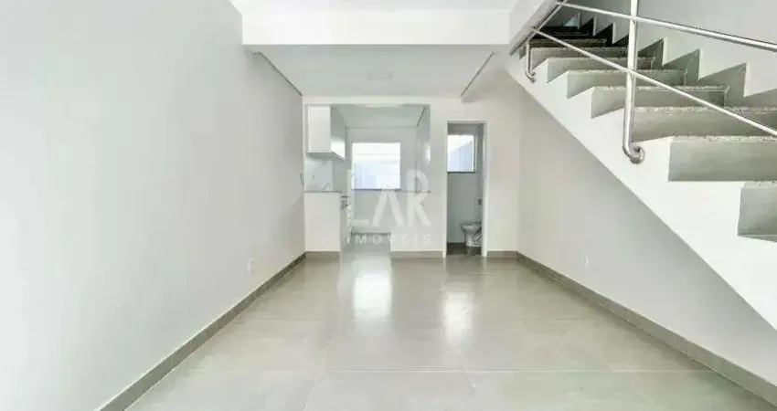 Casa Geminada à venda, 2 quartos, 1 suíte, 2 vagas, Planalto - Belo Horizonte/MG