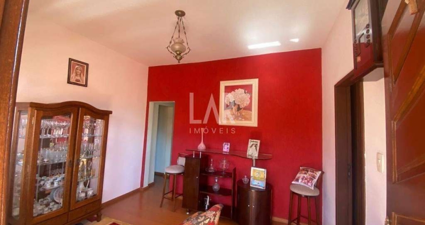 Casa 03 Quartos e 03 Edículas Independentes Alugadas à Venda Santa Efigênia