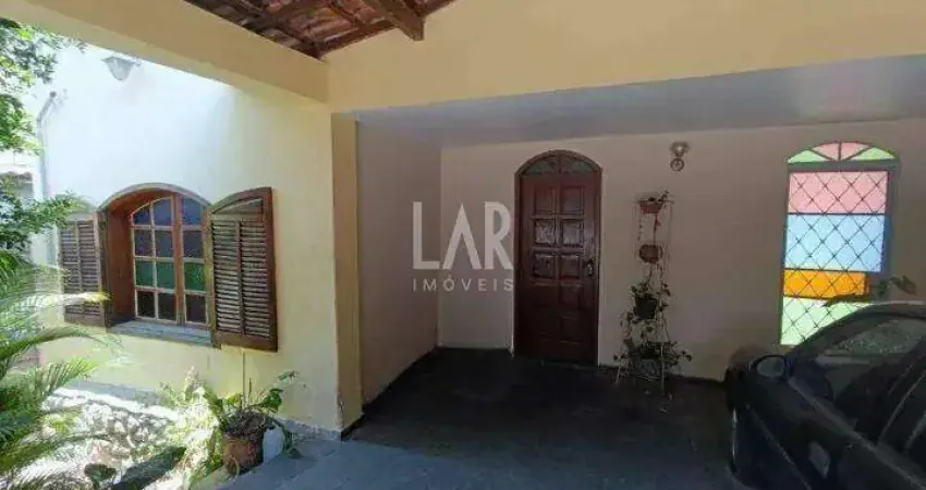 Casa à venda, 4 quartos, 2 vagas, Sagrada Família - Belo Horizonte/MG
