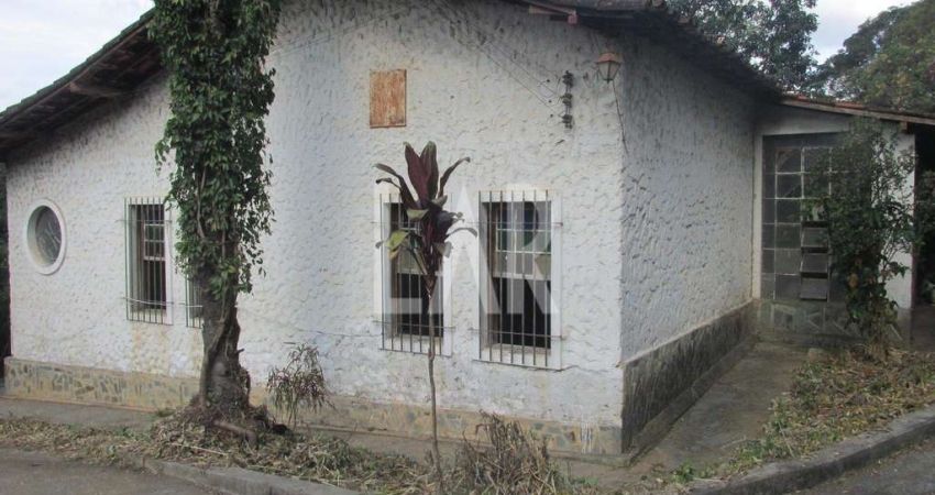 Casa à venda, 4 quartos, 1 suíte, 2 vagas, Braúnas - Belo Horizonte/MG