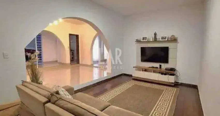 Casa à venda, 3 quartos, 1 suíte, 2 vagas, Sagrada Família - Belo Horizonte/MG