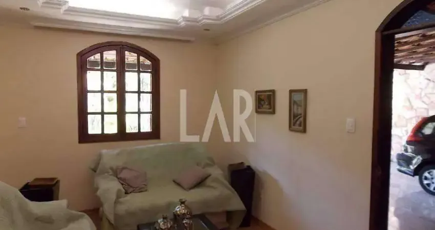 Casa Comercial à venda, 3 quartos, 1 suíte, 3 vagas, Glória - Contagem/MG