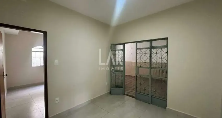 Casa para aluguel, 3 quartos, 1 suíte, 4 vagas, Santa Terezinha - Belo Horizonte/MG