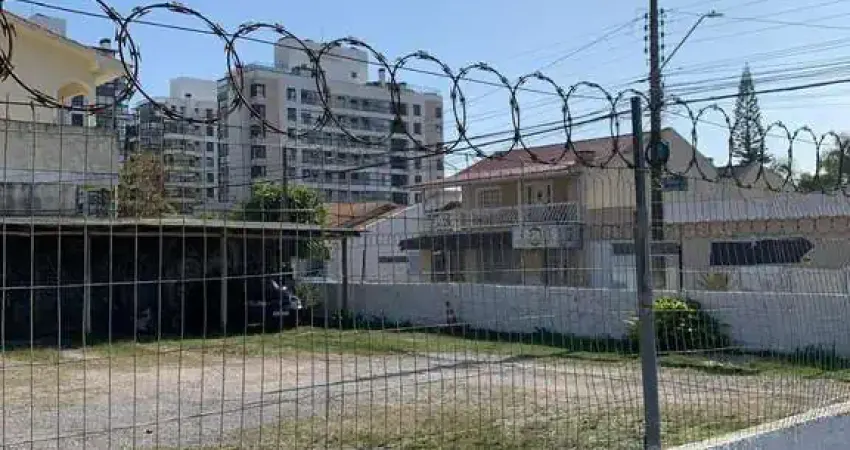 Terreno à venda na Rua Vereador Batista Pereira, 681, Estreito, Florianópolis
