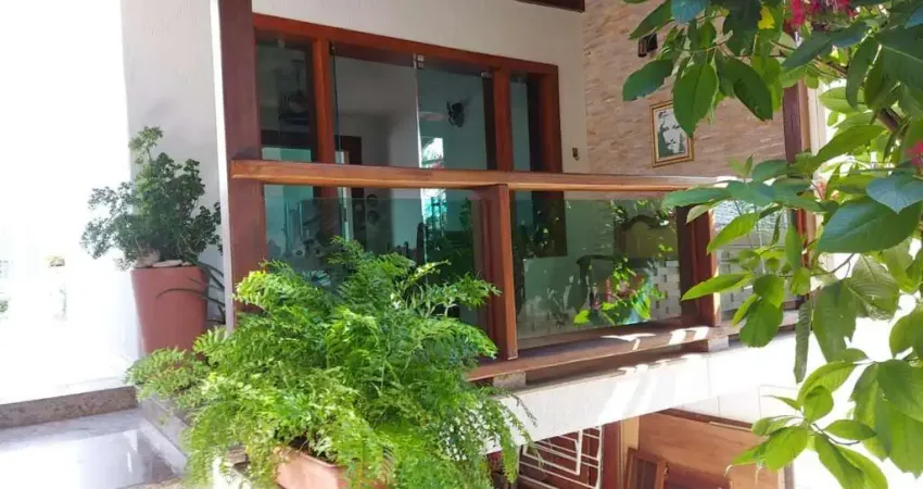 Casa para Venda em Belo Horizonte, Floresta, 7 dormitórios, 3 suítes, 3 banheiros, 4 vagas