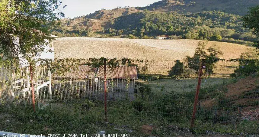 Terreno à venda no Centro, Caldas 