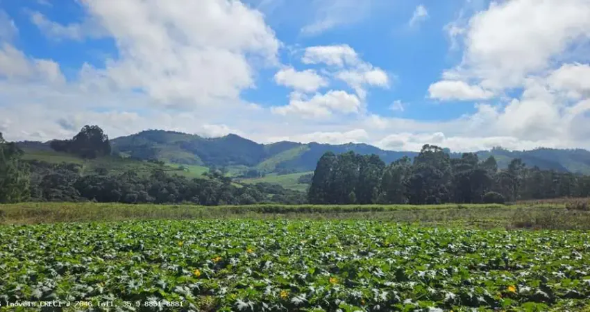 Sítio para Venda em Caldas, Bom Retiro, 3 dormitórios, 1 suíte, 1 banheiro, 2 vagas