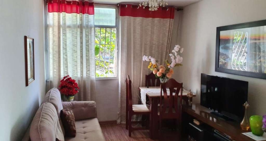 Apartamento há uma quadra da Alameda