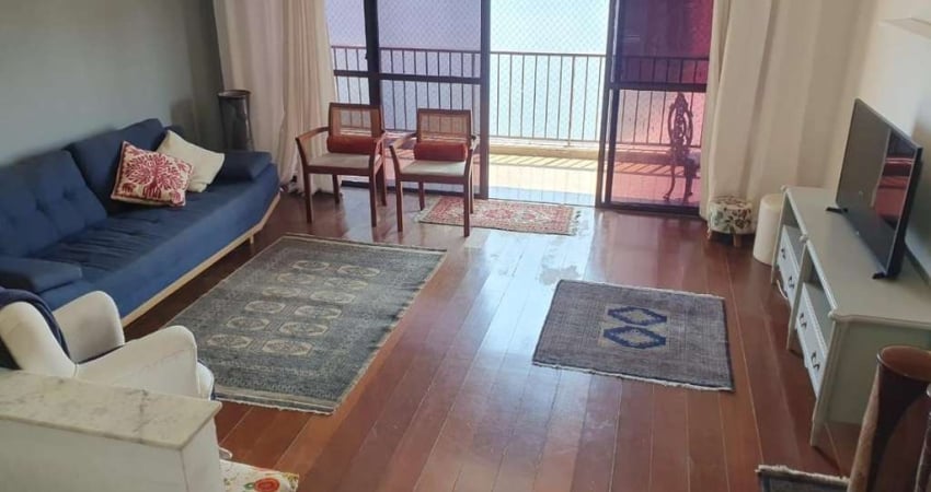 Cobertura com vista deslumbrante da praia de Icaraí