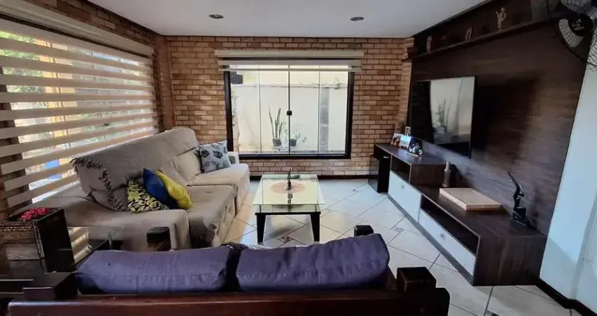 Casa com 3 quartos à venda na Rua Pablo Picasso, 255, Pendotiba, Niterói