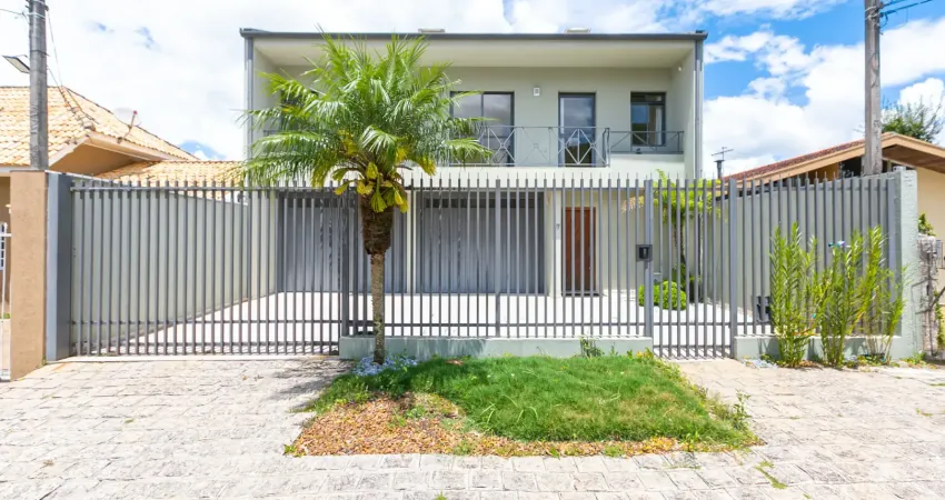 Casa 3 andares, 3 qts (suíte), 2 salas, lareira, churrasqueira, 4 vgs, bacacheri