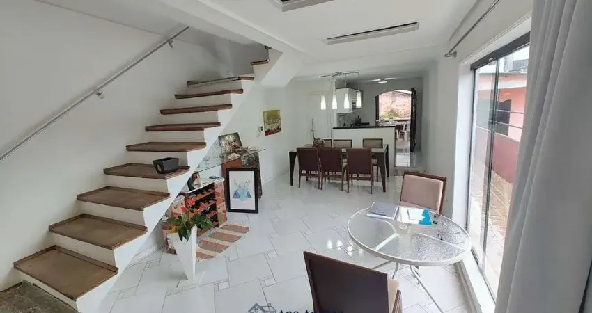 Casa com 3 quartos à venda no Jardim Santa Rosa, Taboão da Serra 