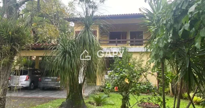 Casa espaçosa com 350 m² à venda por R$ 1.300.000 - Badu /Niterói/RJ