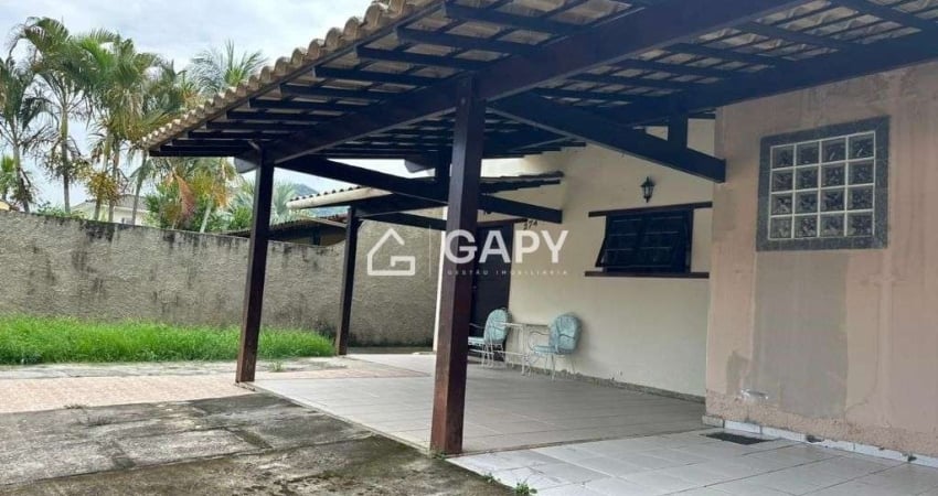 Casa Exclusiva na Primeira Quadra da Avenida Central - por R$: 750.000,00