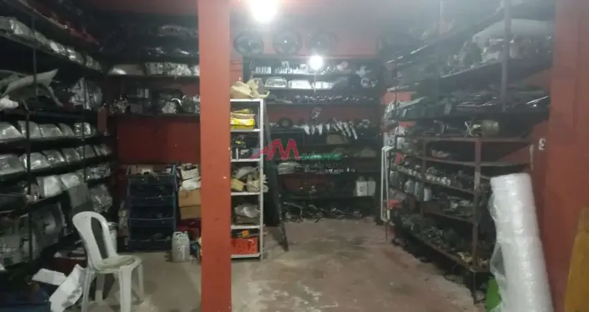 Excelente salão comercial, localizado em uma das ruas mais privilegiadas do bairro pauliceia, o salão possui 175m², com 1 banheiro completo ideal para seu comércio não perca tempo e agende uma visita