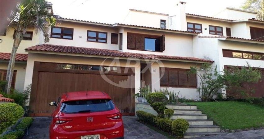 Casa em condomínio fechado com 4 quartos à venda na Praça São Caetano, 90, Teresópolis, Porto Alegre