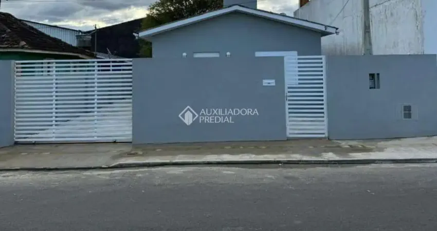Casa com 2 quartos à venda na Rua Walmor M. de Souza, 615, Central, Gravataí