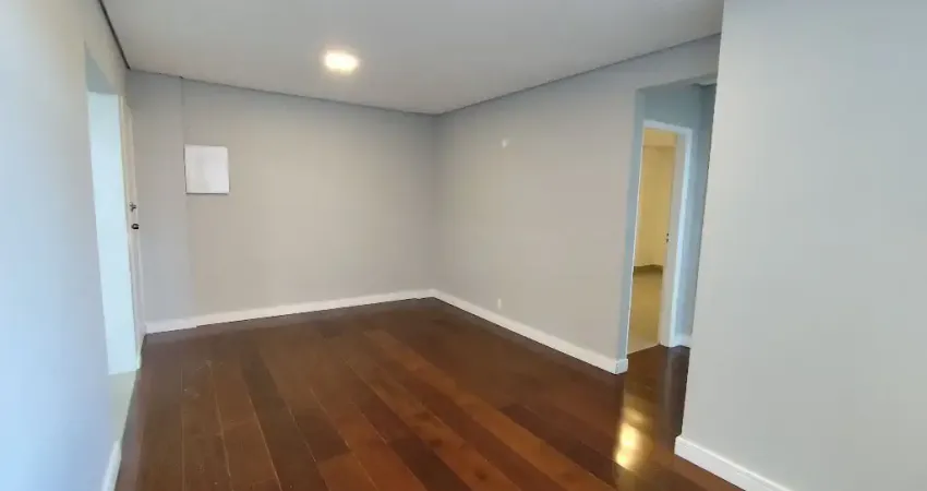 Apartamento de 2 dormitórios com dependência 90m² no Campo Grande 475mil