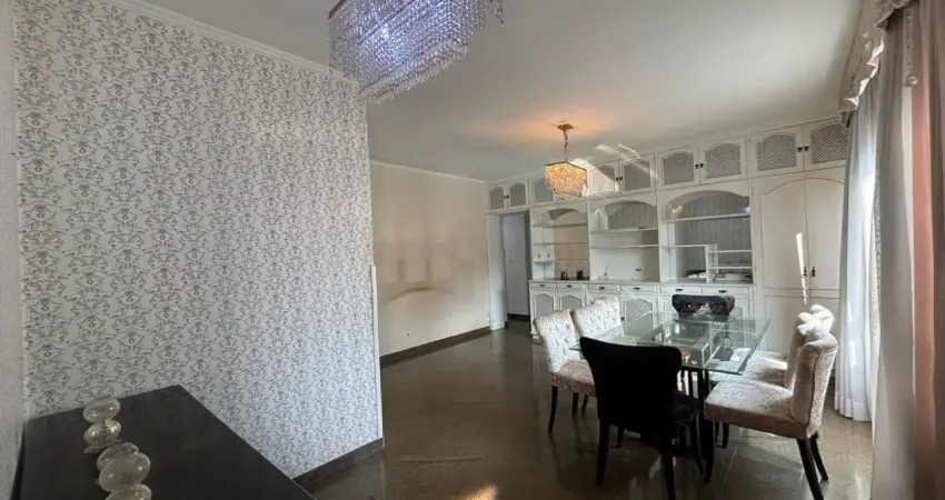 Apartamento de 4 dormitórios com suite na quadra da praia 750mil