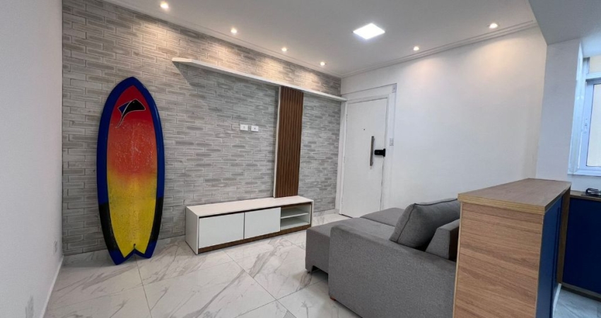 Apartamento de 2 dormitórios 65m² na quadra da Praia na Pompeia 425mil
