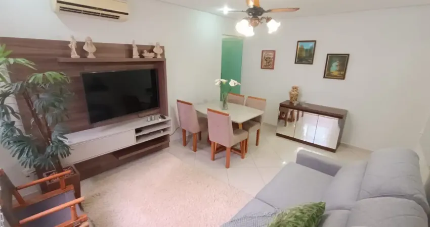 Apartamento de 2 dormitórios  123m² na quadra da praia 690mil