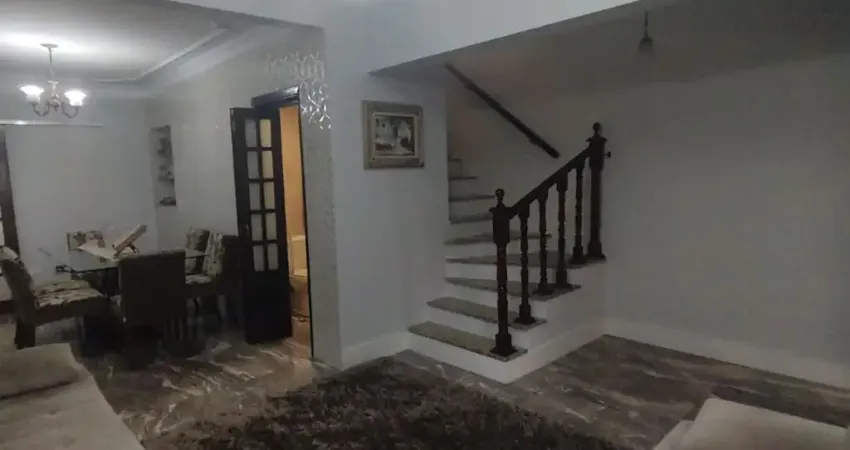 Sobrado de 3 dormitórios 200m2 com piscina e churrasqueira no boqueirão