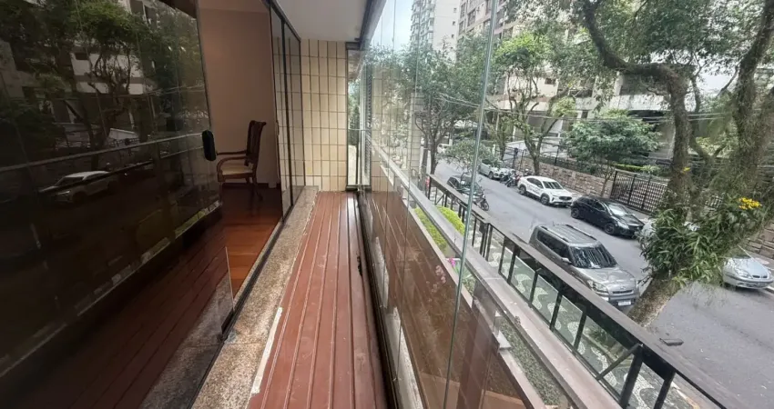 Apartamento amplo com 4 dormitórios e 280m² na vila rica e 3 vagas
