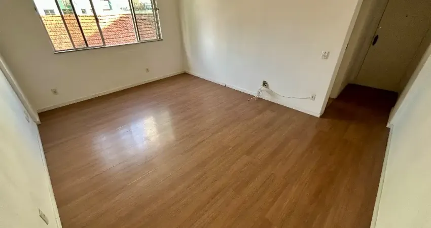Apartamento de 2 dormitórios 126m² no Embaré  na quadra da Praia