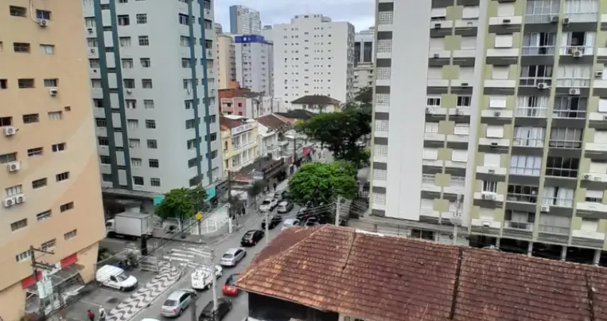 Apartamento de 2 dormitórios 75m² no gonzaga na quadra da praia