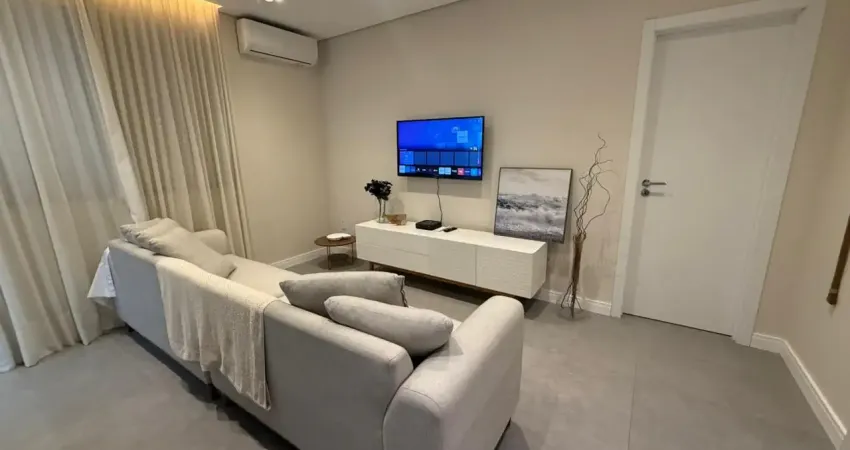 Apartamento de 1 dormitório 55m² na quadra da praia porteira fechada