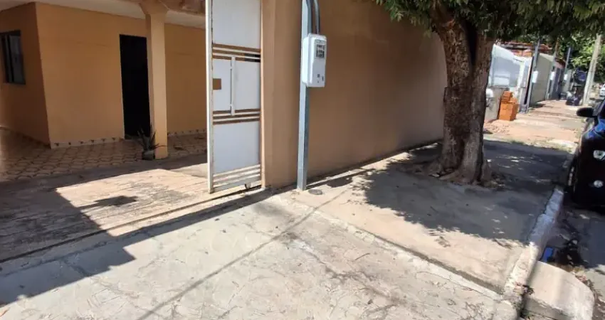 Casa com 2 quartos para alugar na Rua Oitenta, Morada da Serra, Cuiabá