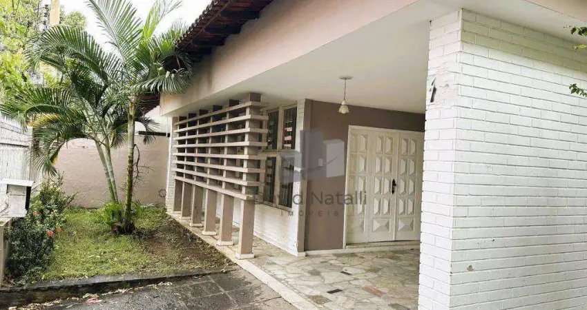 Casa com 3 quartos, 221 m² por R$ 1.200.000 - De Lourdes - Vitória/ES