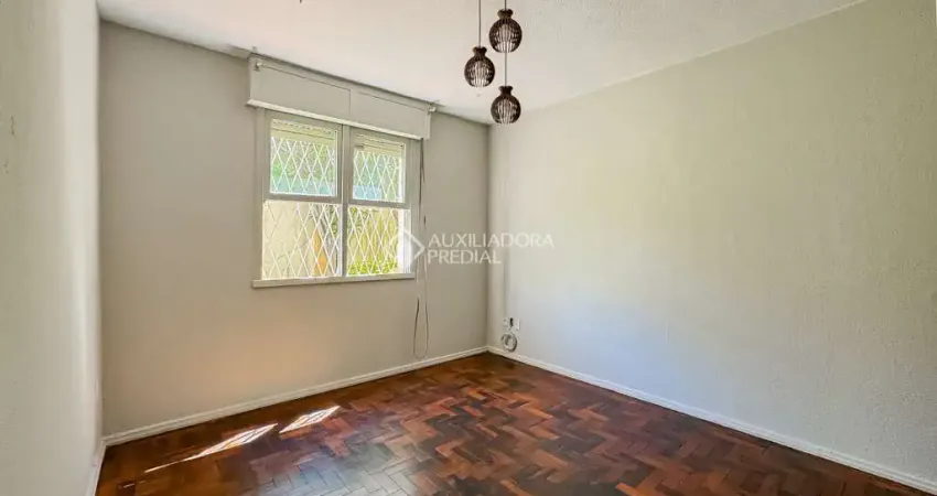 Apartamento com 2 quartos à venda na Rua Roque Calage, 240, Passo da Areia, Porto Alegre